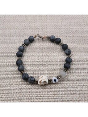8.5 Inch Custom Initial Letter S Stone Skull Beaded Bracelet B1286